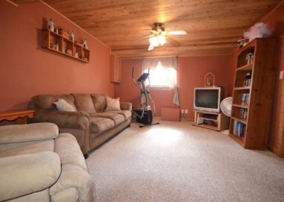 1049 Fleur Dr. Waterloo, Iowa | Huff Land Company