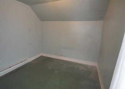 17492 Forest Ave. Dumont