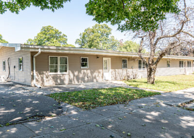 416 Mitchell St, Ackley, Iowa: 5-unit building for sale