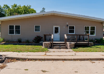 416 Mitchell St, Ackley, Iowa: 5-unit building for sale