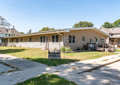 416 Mitchell St, Ackley, Iowa: 5-unit building for sale